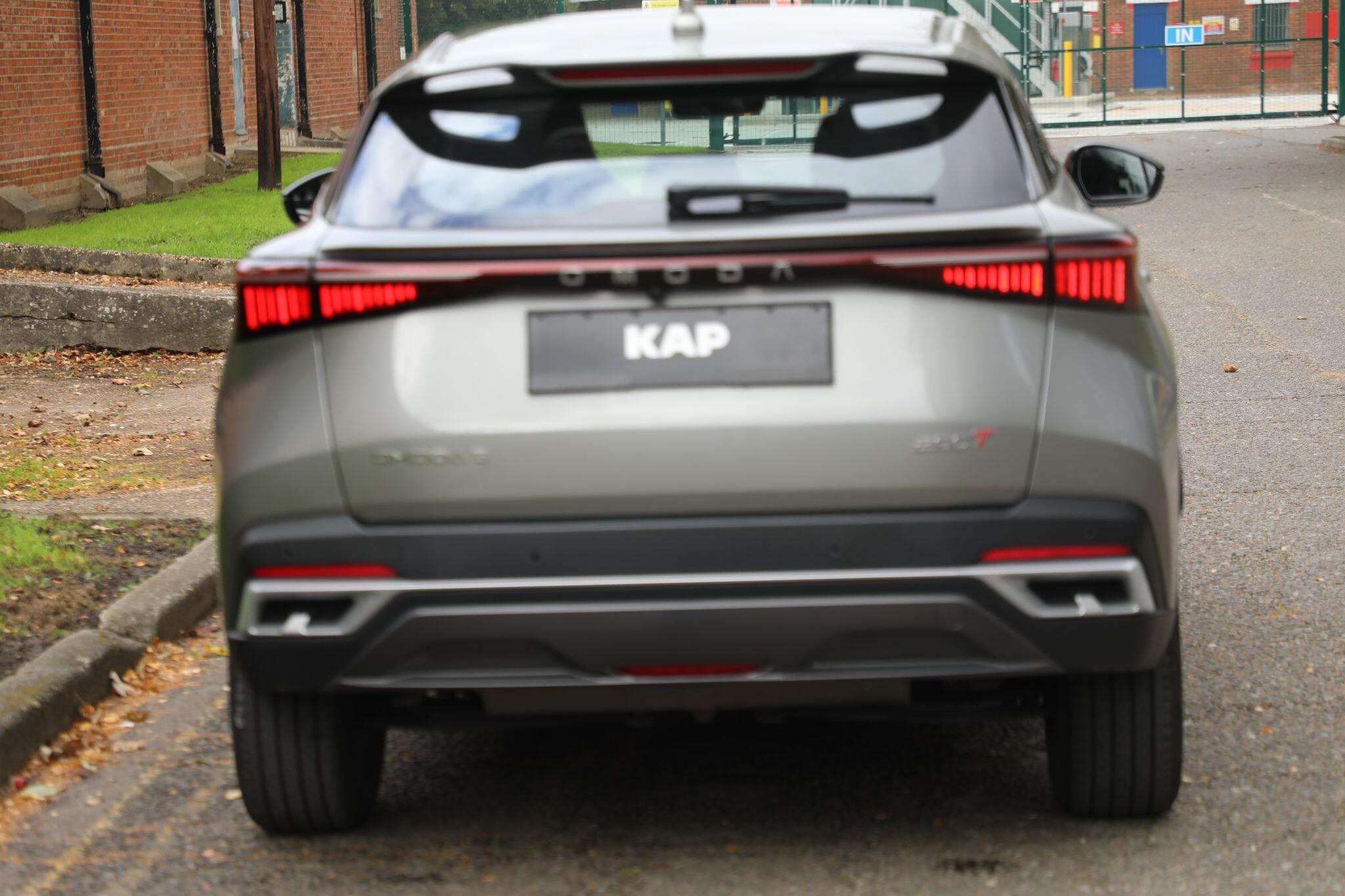 Large vehicle image